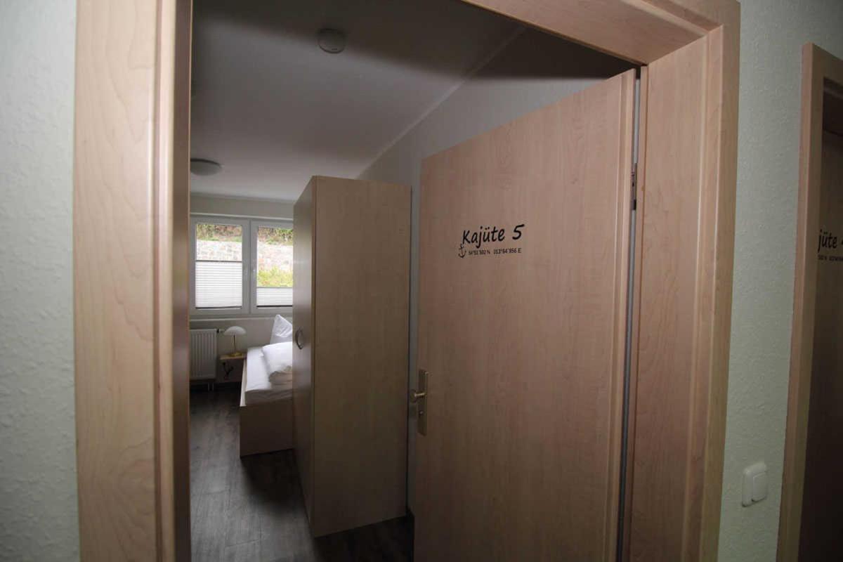 Kutterfisch Kajueten Direkt Im Stadthafen Apartment Сасниц Екстериор снимка